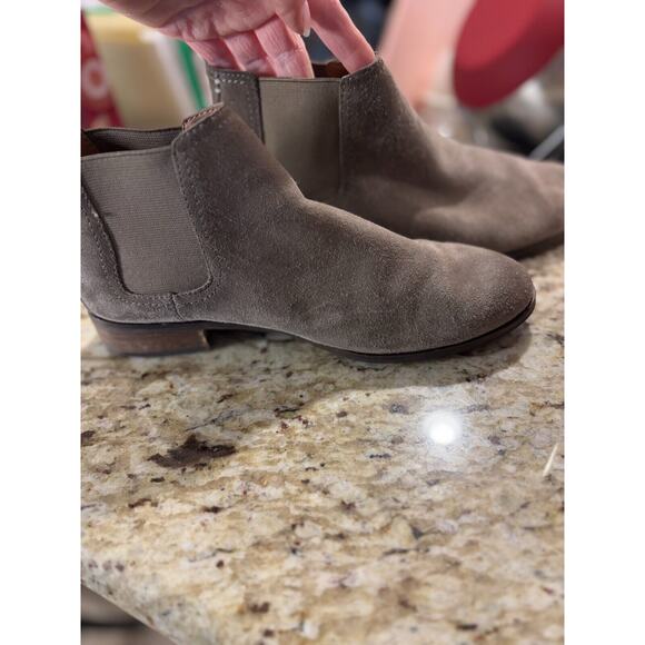 Frye Women 7M Misty Chelsea Boot Slip On Taupe Bootie Ankle Suede Casual Shoe - Picture 11 of 12
